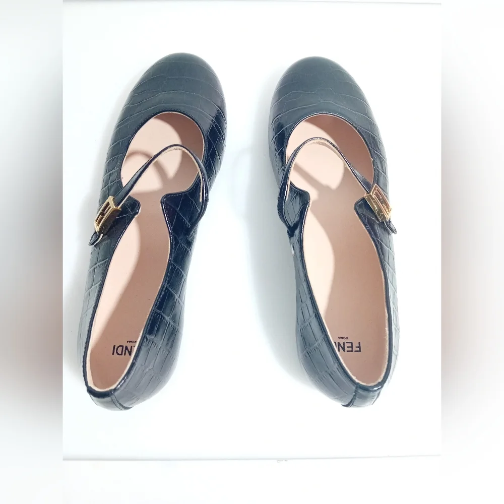 FENDI New Kids cute Black Leather Shoes in size 36 100% Authentic